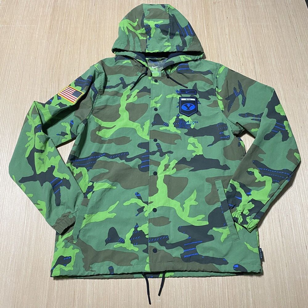 Nike BYU BRIGHAM YOUNG Team Issued Camo Military On Field Jacket Medium DQ2218